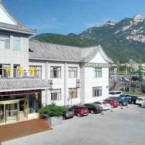 Front of property - Tianwaicun Hotel (Tai'an)