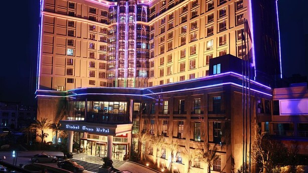 Front of property - evening/night - Sinkal Crown Hotel (Shangrao)