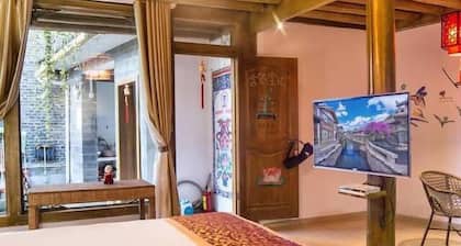 Lijiang Warm Flowers Guesthouse