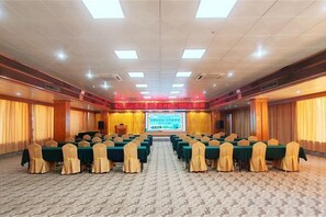 Unclassified image, 4 of 39, button - Overseas Chinese Hotel (Foshan)