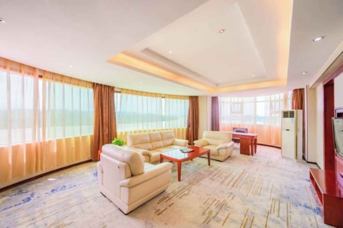 Deluxe Business Room - River-View