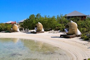บนชายหาด, เรือคายัค, เรือยนต์, เรือพาย/เรือแคนู