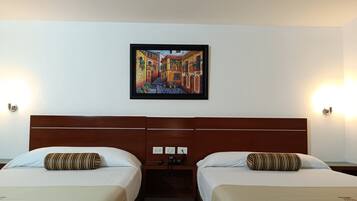 Meja, Wi-fi percuma, cadar katil