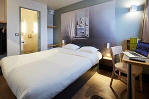Chambre Double, non-fumeurs | Literie de qualité supérieure, bureau, chambres insonorisées