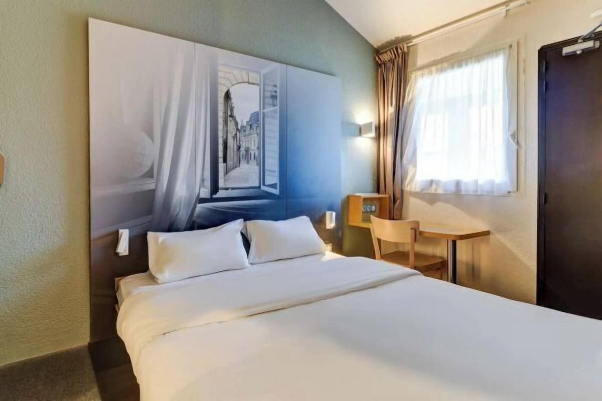 Ropa de cama de alta calidad, edredones de plumas, escritorio