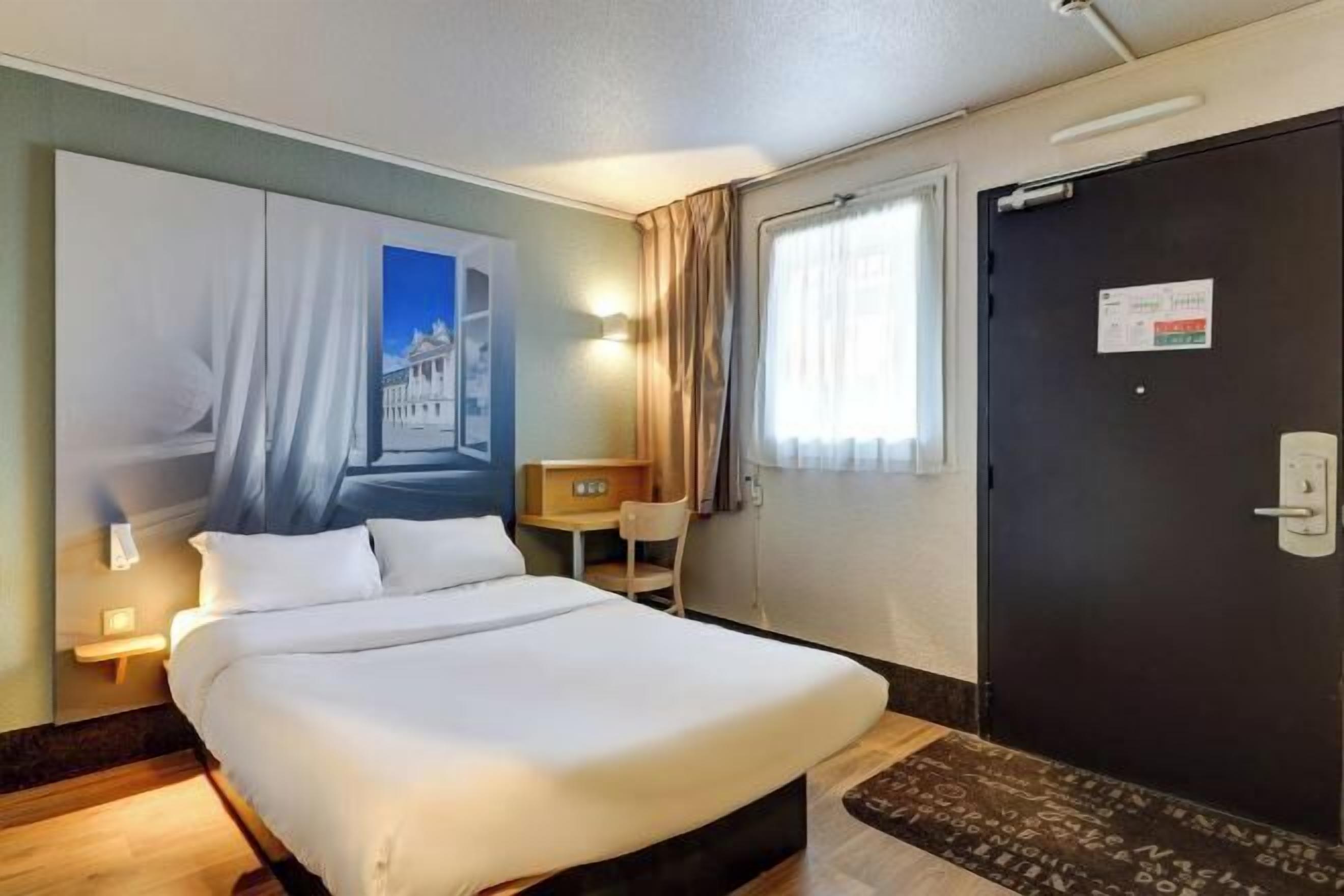 Literie de qualité supérieure, couette en duvet d'oie, bureau