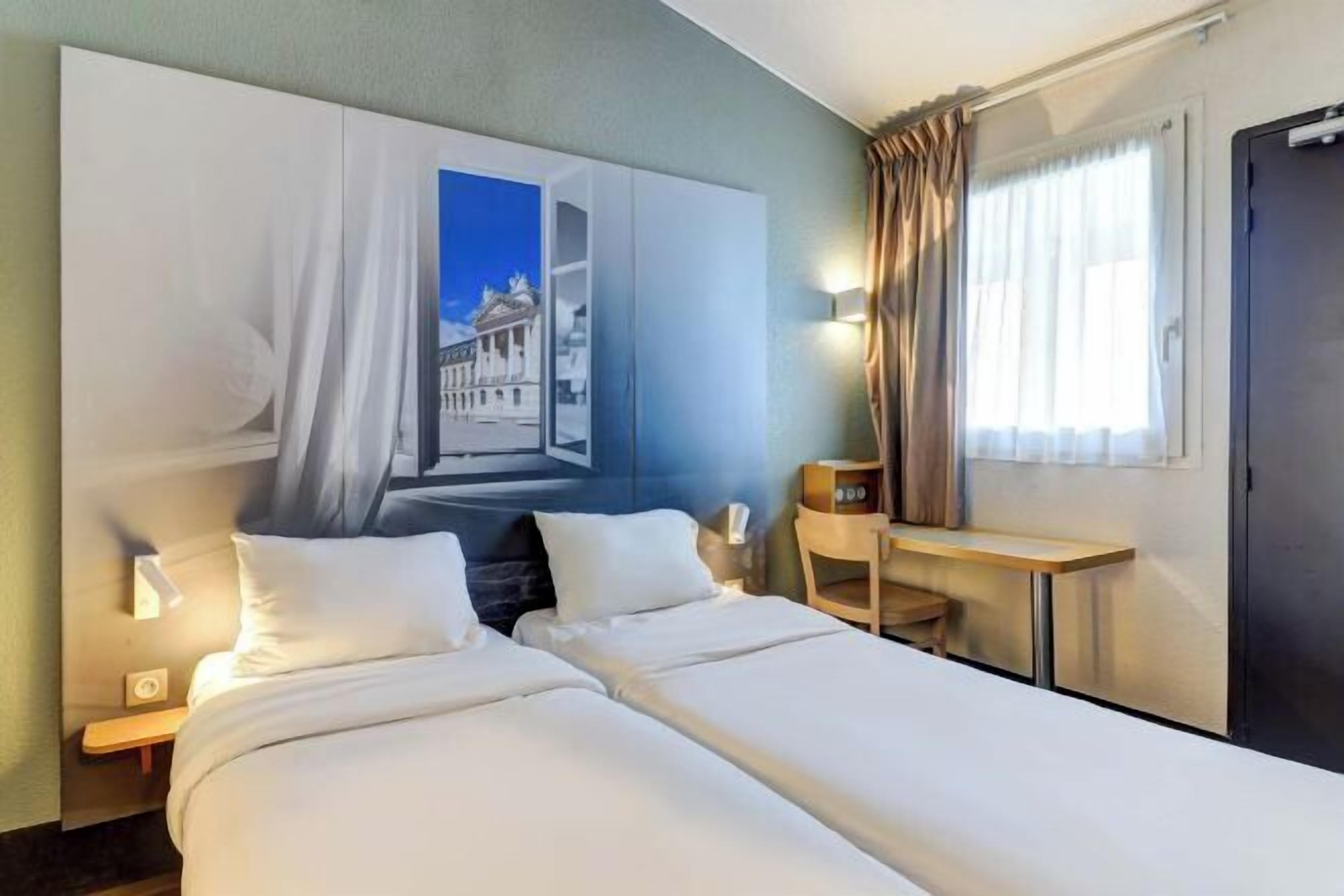 Literie de qualité supérieure, couette en duvet d'oie, bureau