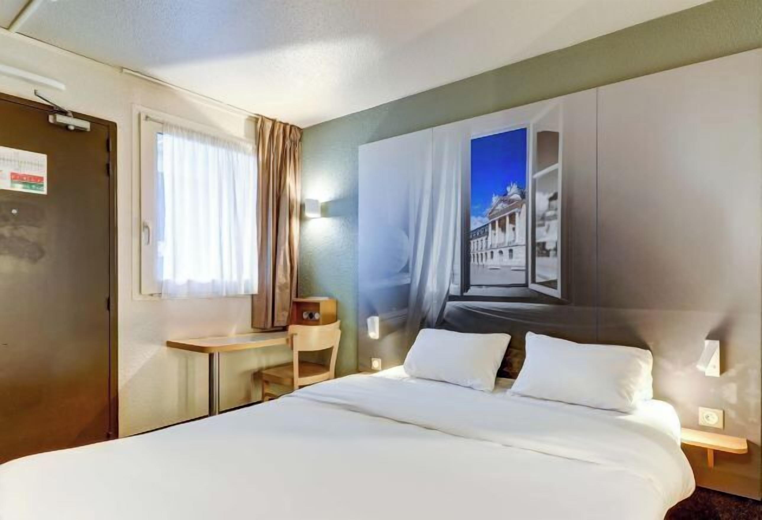 Literie de qualité supérieure, couette en duvet d'oie, bureau