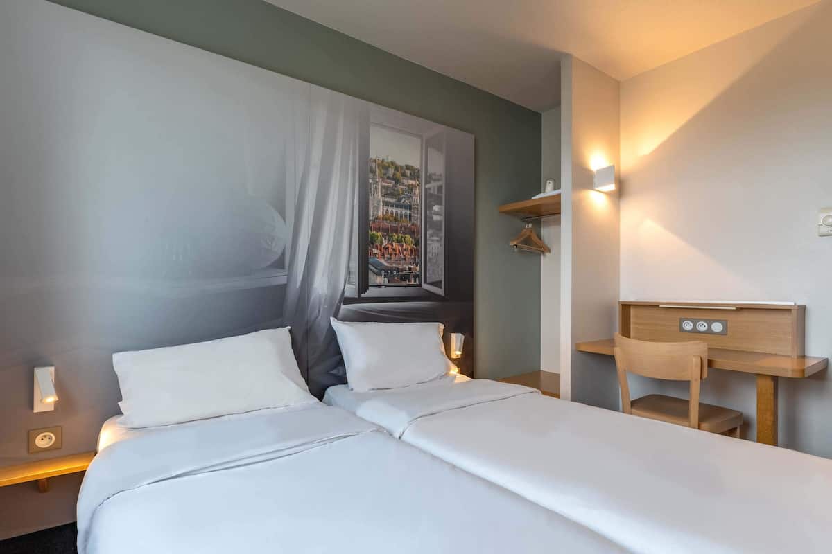 twin room, non smoking | 1 bedroom, desk, soundproofing, free wifi