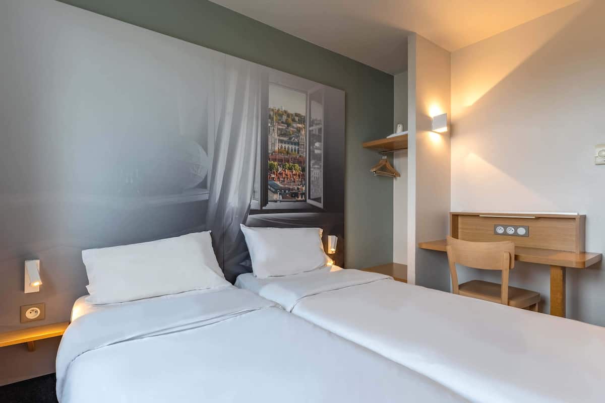 Twin kamer, niet-roken | Een bureau, geluiddichte muren, gratis wifi, beddengoed