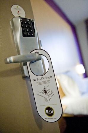 Premium bedding, soundproofing, free WiFi, bed sheets