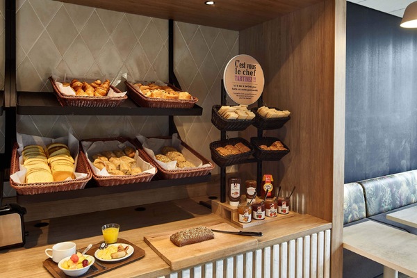 Daily buffet breakfast for a fee