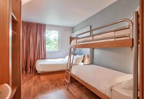 Quadruple Room | Premium bedding, desk, soundproofing, free WiFi