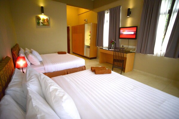 In-room safe, desk, iron/ironing board, free WiFi