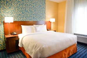 Premium bedding, desk, iron/ironing board, free cribs/infant beds - Fairfield Inn & Suites Canton South (Canton)