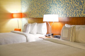 Premium bedding, desk, iron/ironing board, free cribs/infant beds - Fairfield Inn & Suites Canton South (Canton)