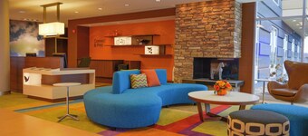 페어필드 인 & 스위트 캔턴 사우스