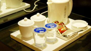 Cà phê và/hoặc dụng cụ pha