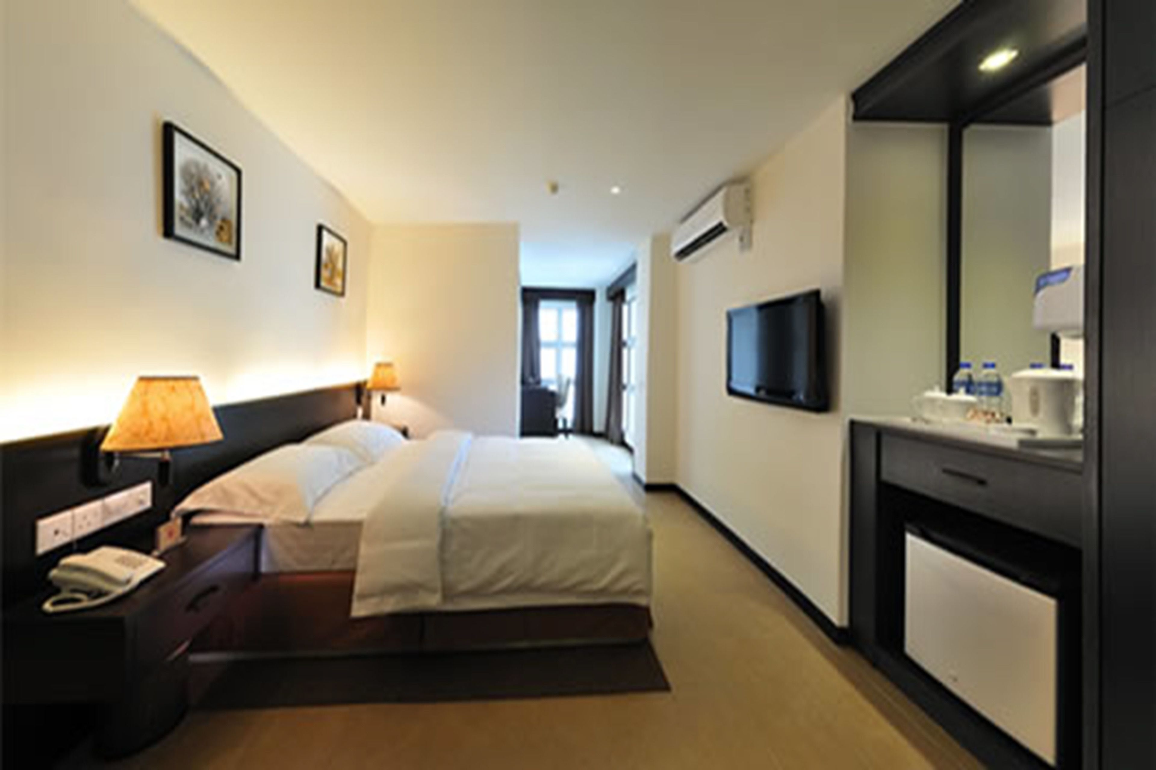 Superior King Room | Desk, free WiFi, bed sheets