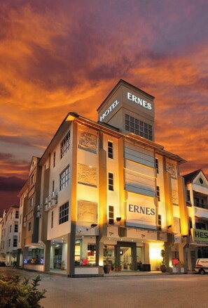 Front of property - evening/night