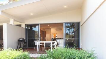 Estudio, 1 cama de matrimonio grande | Terraza o patio