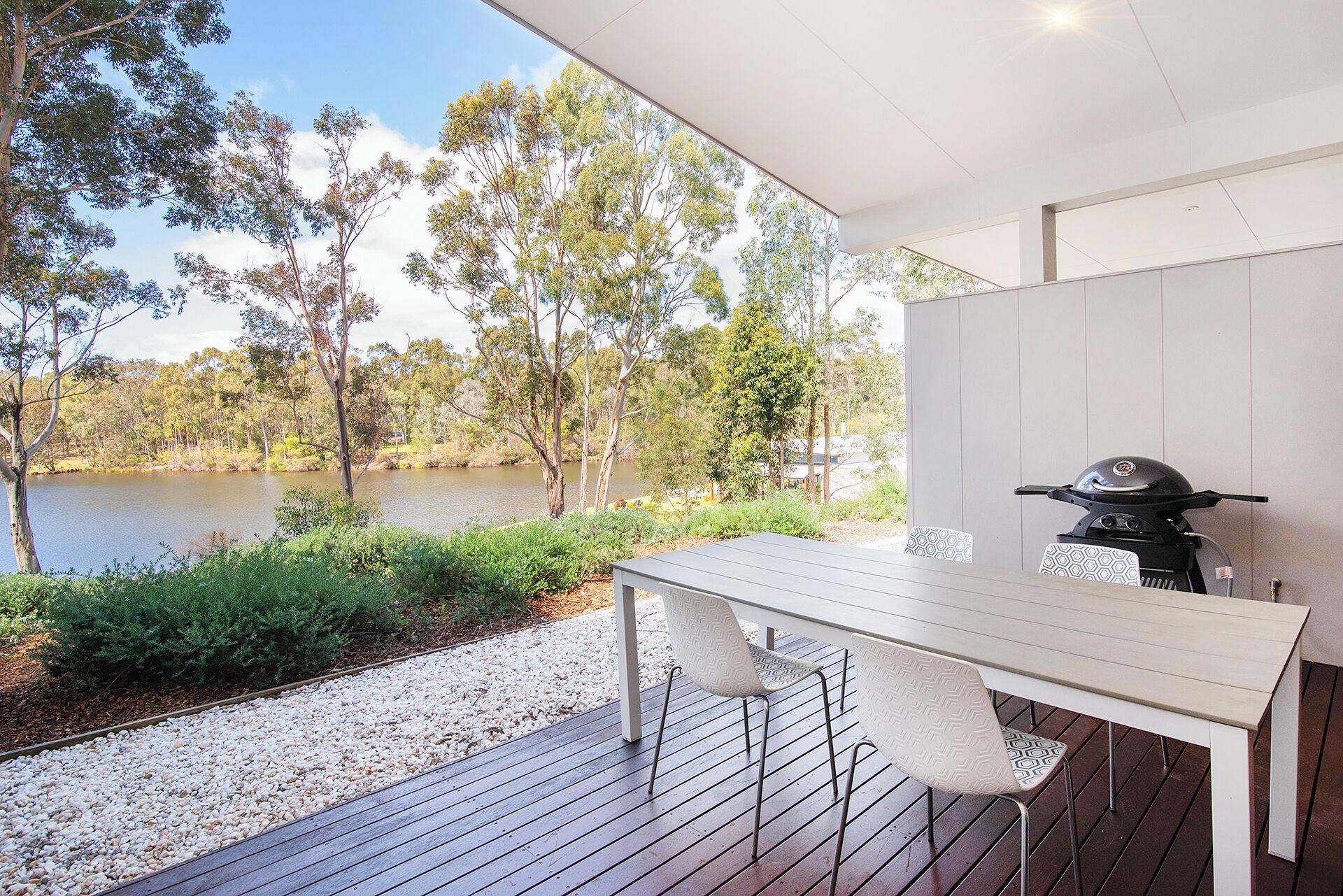 Studio, 1 King Bed | Terrace/patio