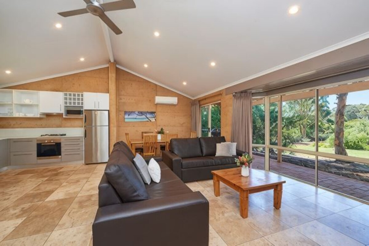 Two Bedroom Queen And Twin Chalet