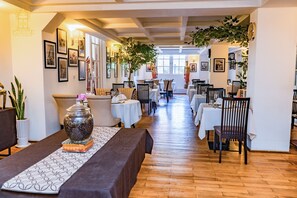 Restaurant - Palace Gate Hotel & Residence by EHM (Phnom Penh)