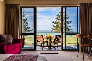 1 bedroom, premium bedding, down comforters, pillowtop beds