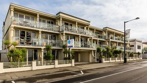 Front of property - Pebble Beach Motor Inn (Napier)