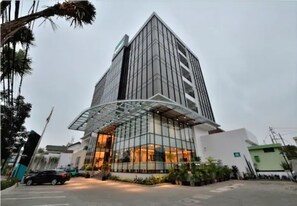 Exterior - Hotel California Bandung (Bandung)