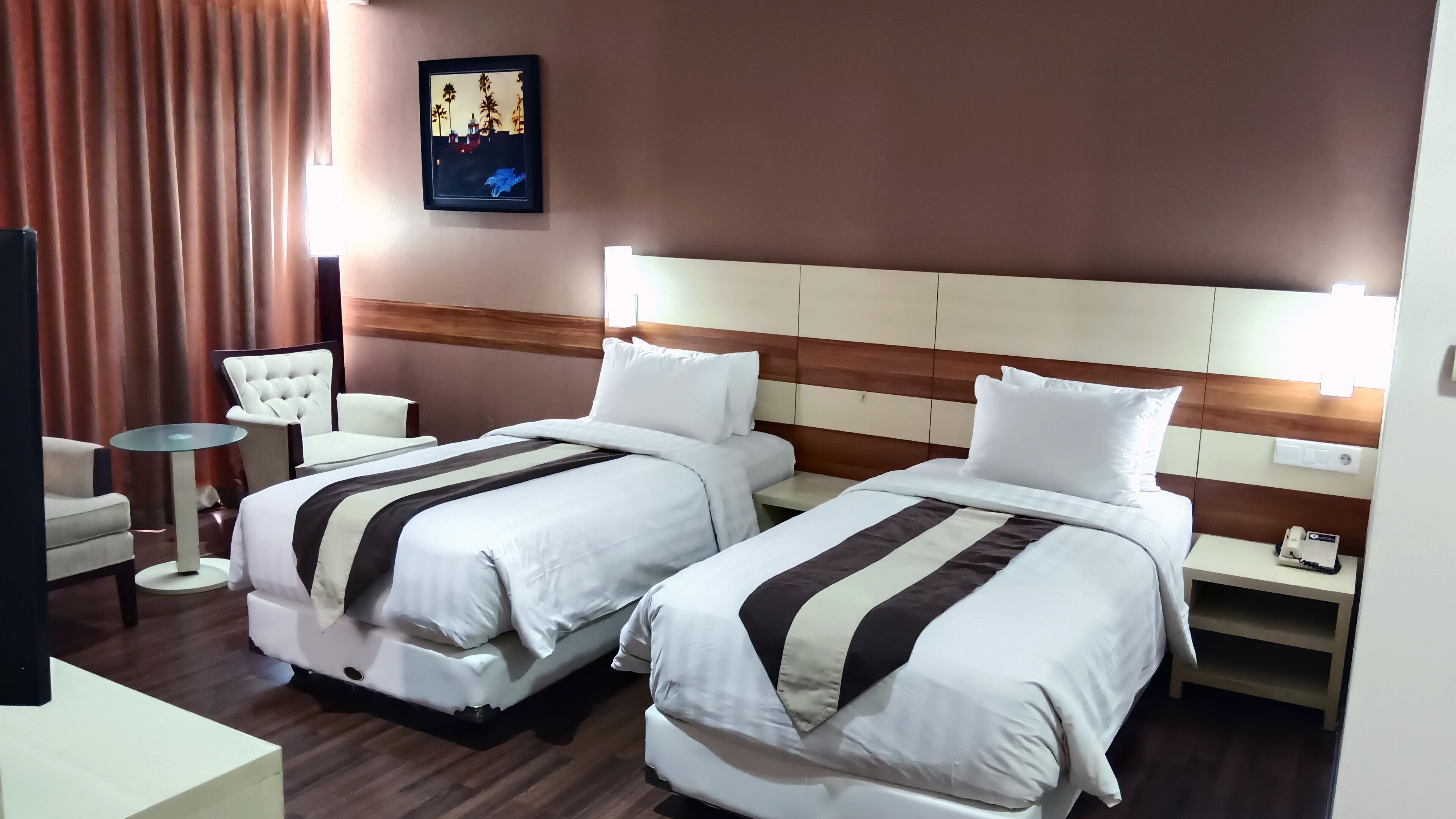 suite | 1 bedroom, premium bedding, minibar, in-room safe