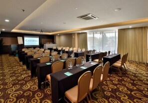Meeting facility - Hotel California Bandung (Bandung)
