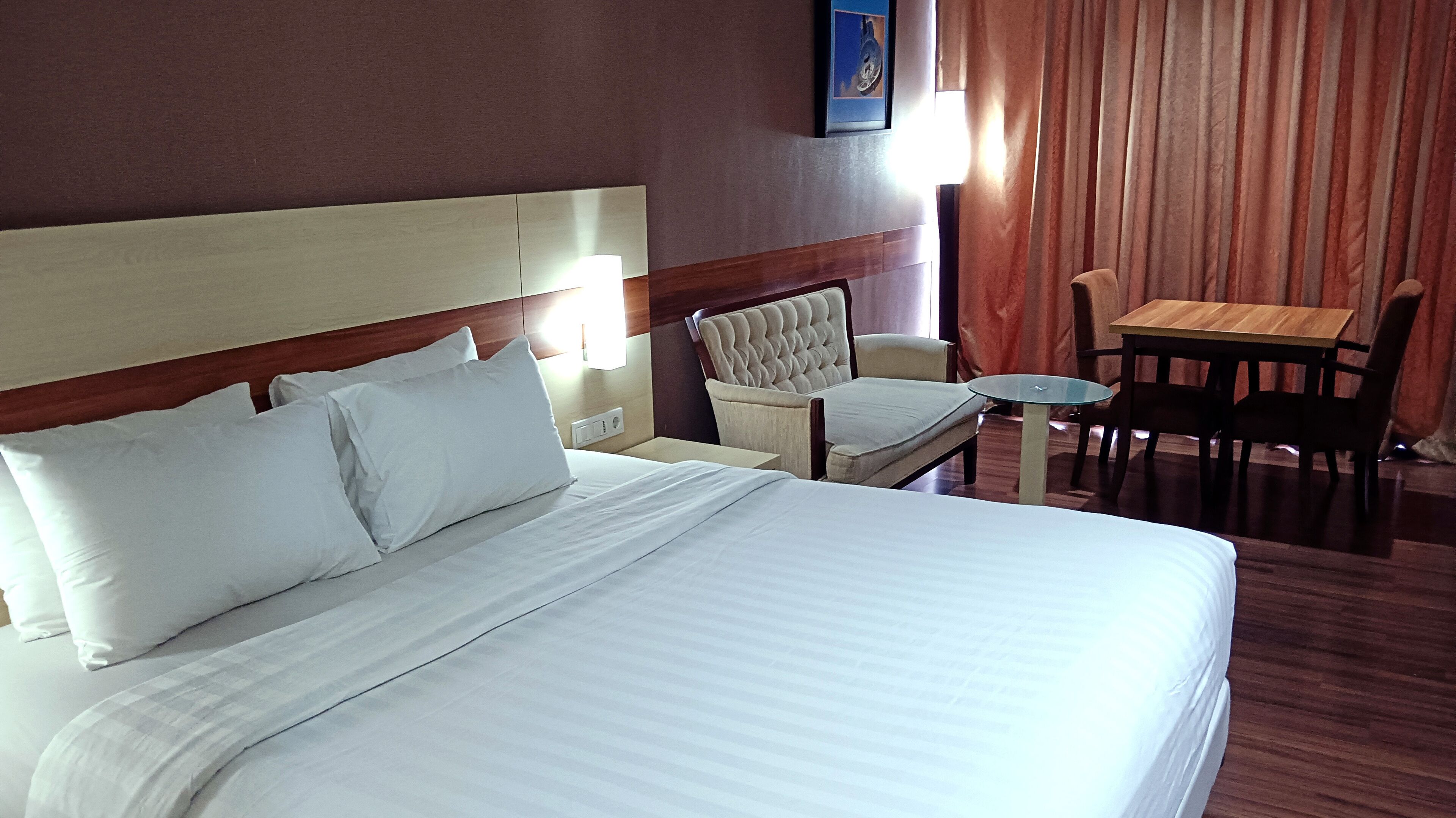 executive room | 1 bedroom, premium bedding, minibar, in-room safe