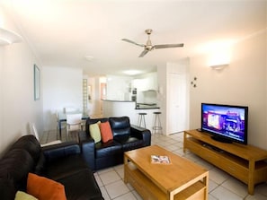 TV - Spinnaker Quays (Mooloolaba)
