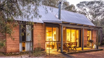 Family Cottage (Air Con in Living Room) | BBQ/picnic Area