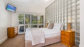 3 bedrooms, individually decorated, individually furnished