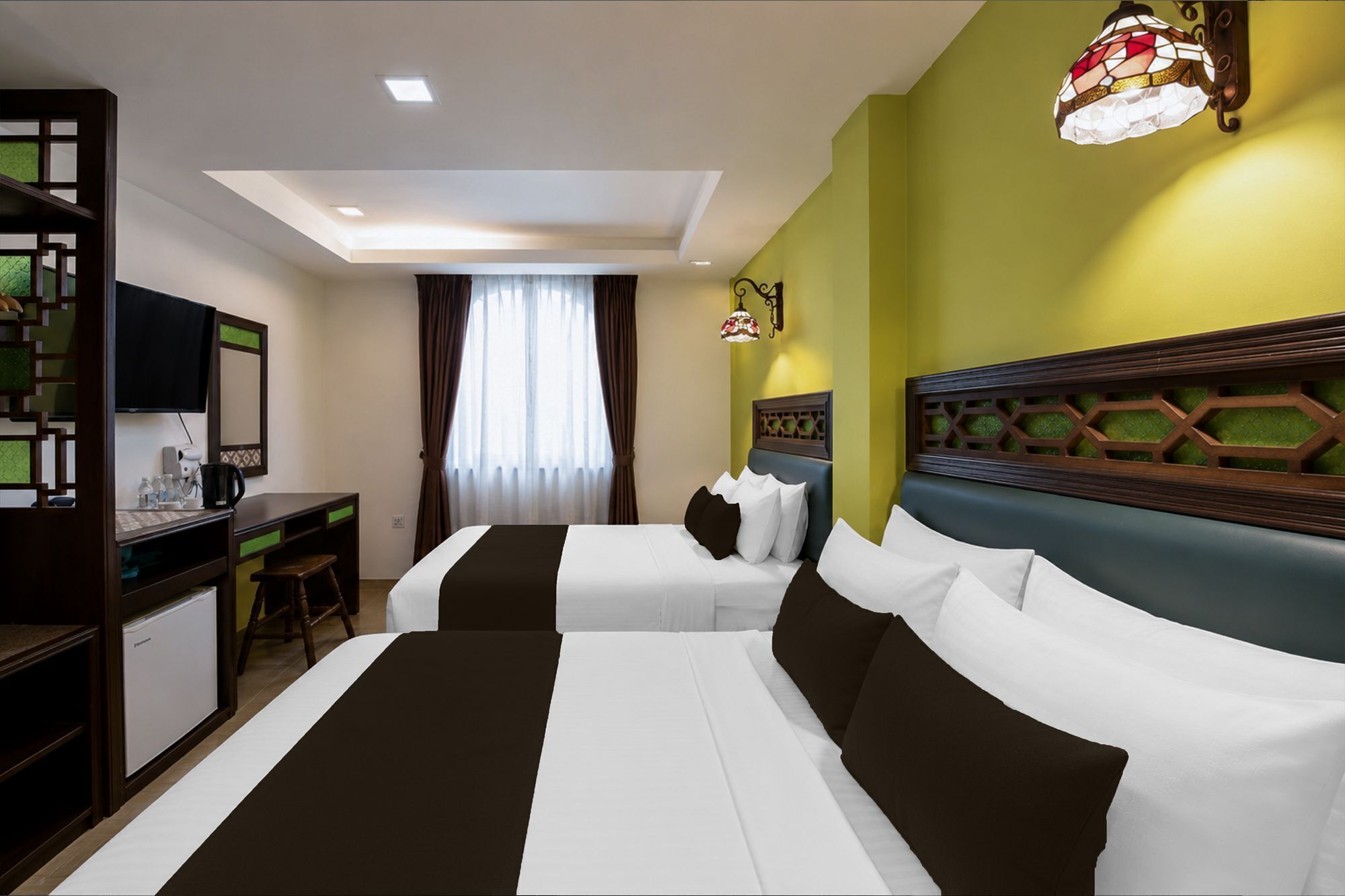 Desk, free WiFi, bed sheets