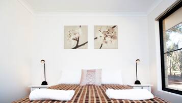 Superior Studio | Soundproofing, iron/ironing board, free WiFi, bed sheets