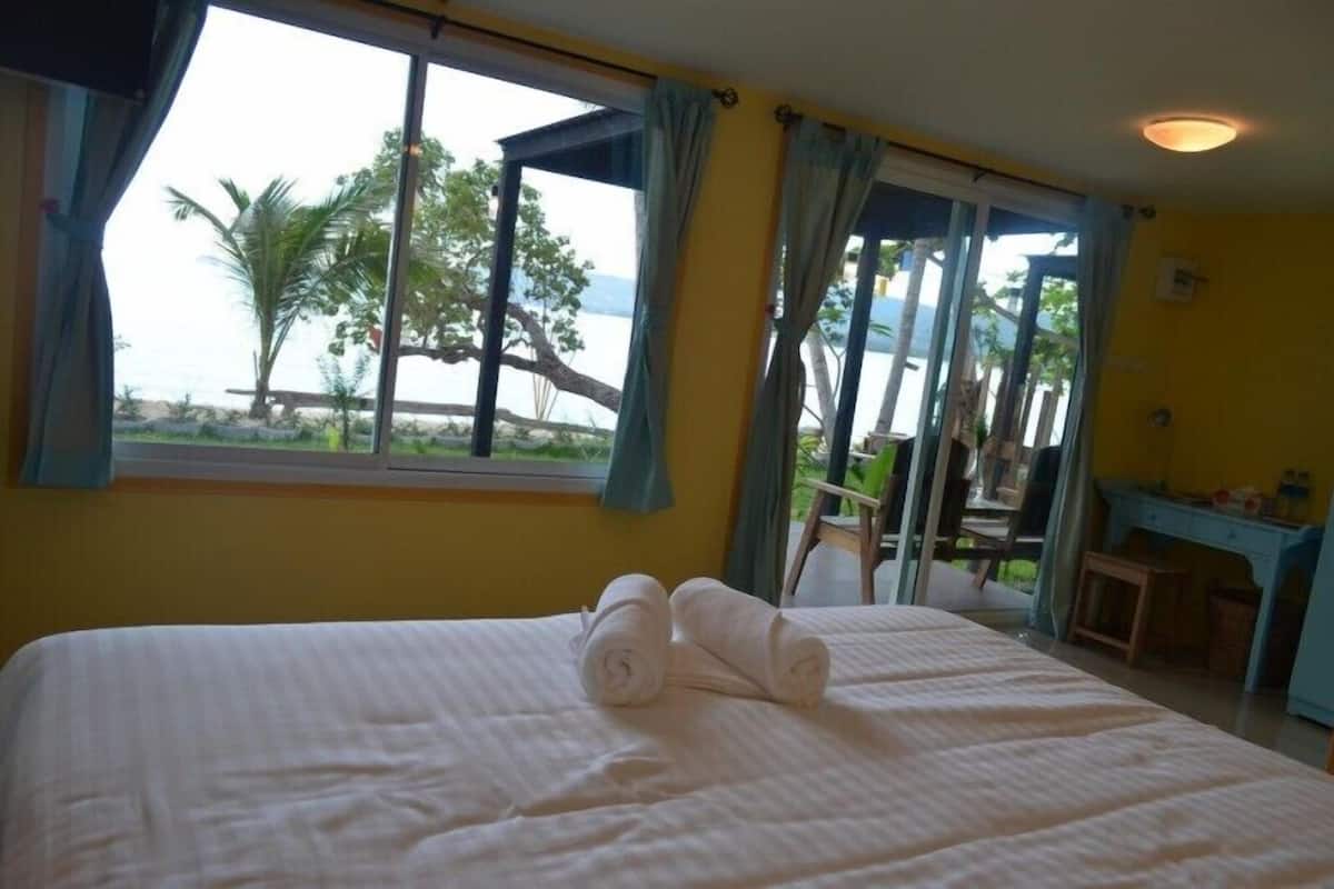 cottage, beach view | egyptian cotton sheets, down duvets, memory-foam beds, in-room safe