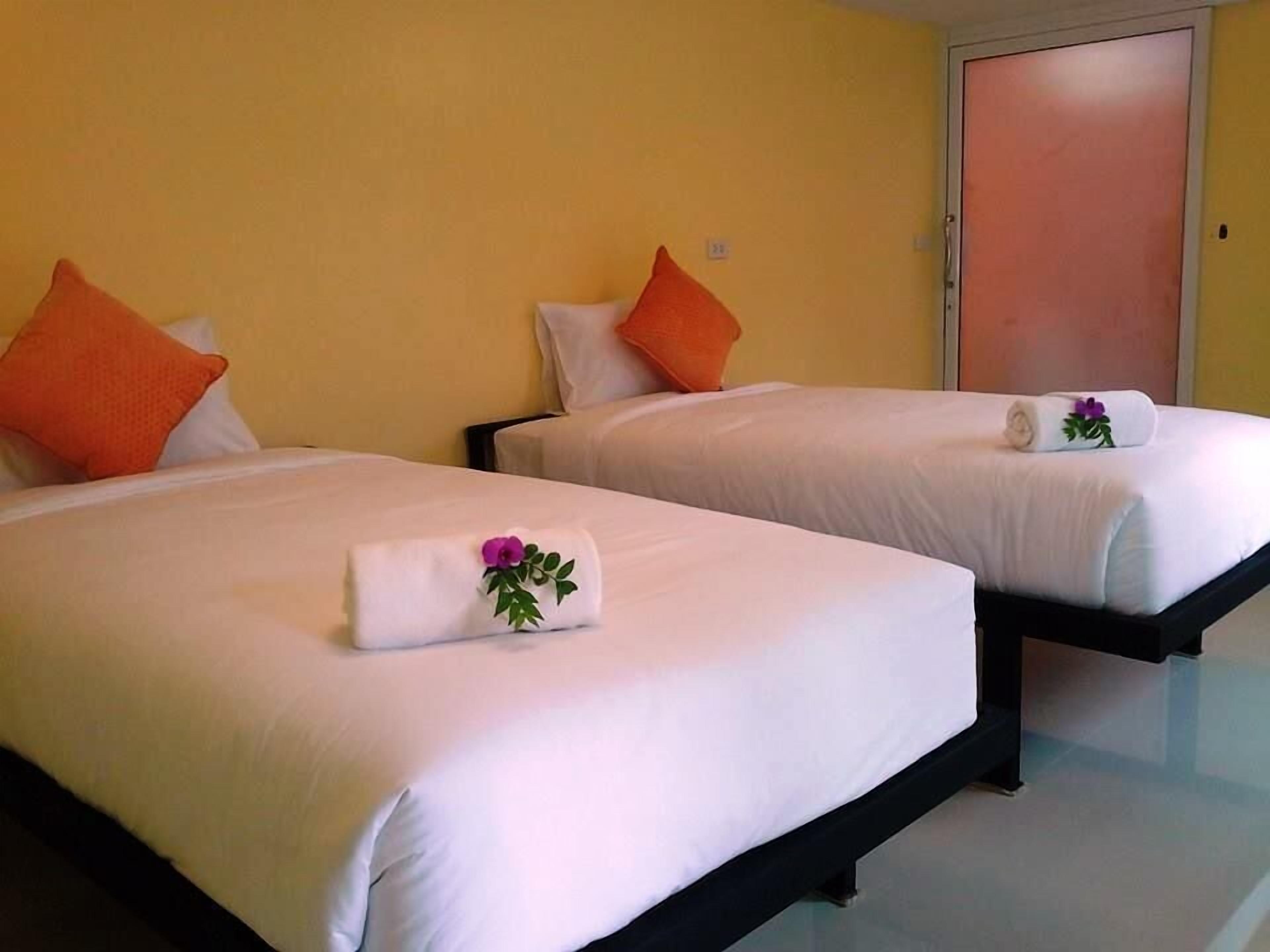 cottage, garden view | egyptian cotton sheets, down duvets, memory-foam beds, in-room safe