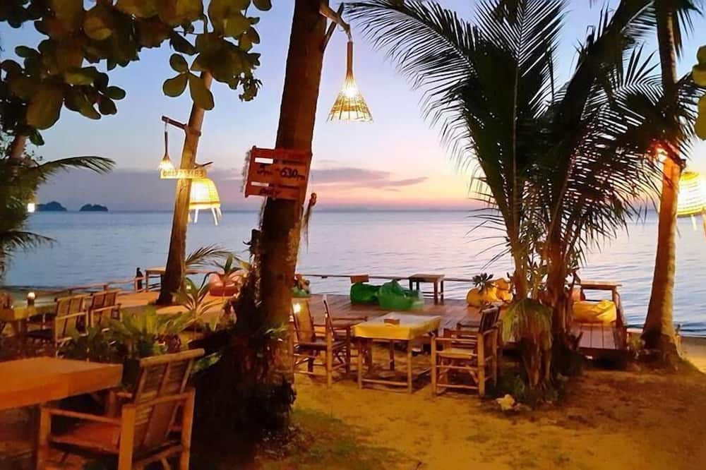 Think & Retro Cafe Lipa Noi Samui