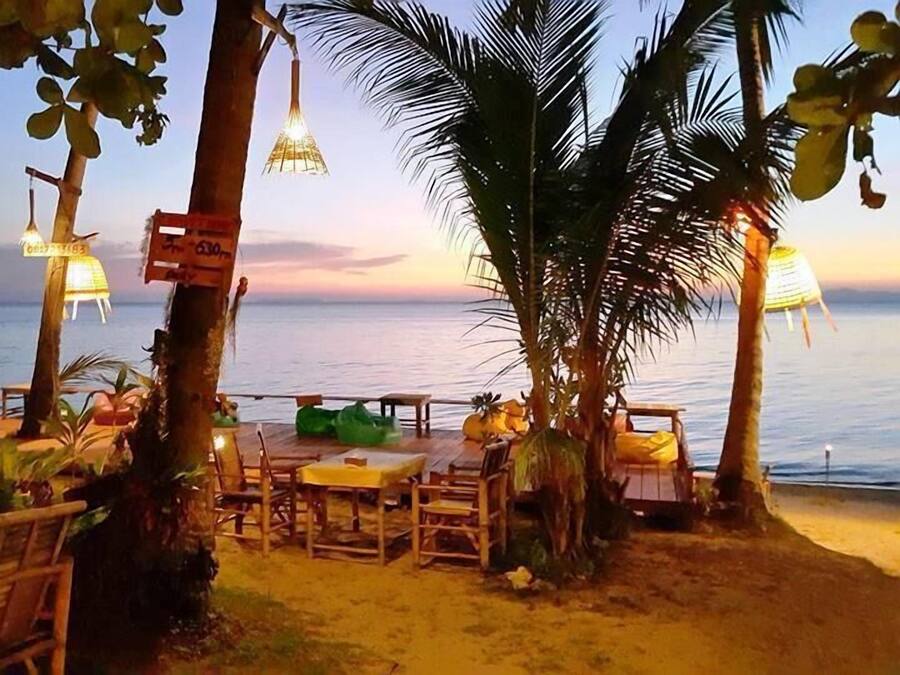 Café da manhã, almoço e jantar; culinária tailandesa