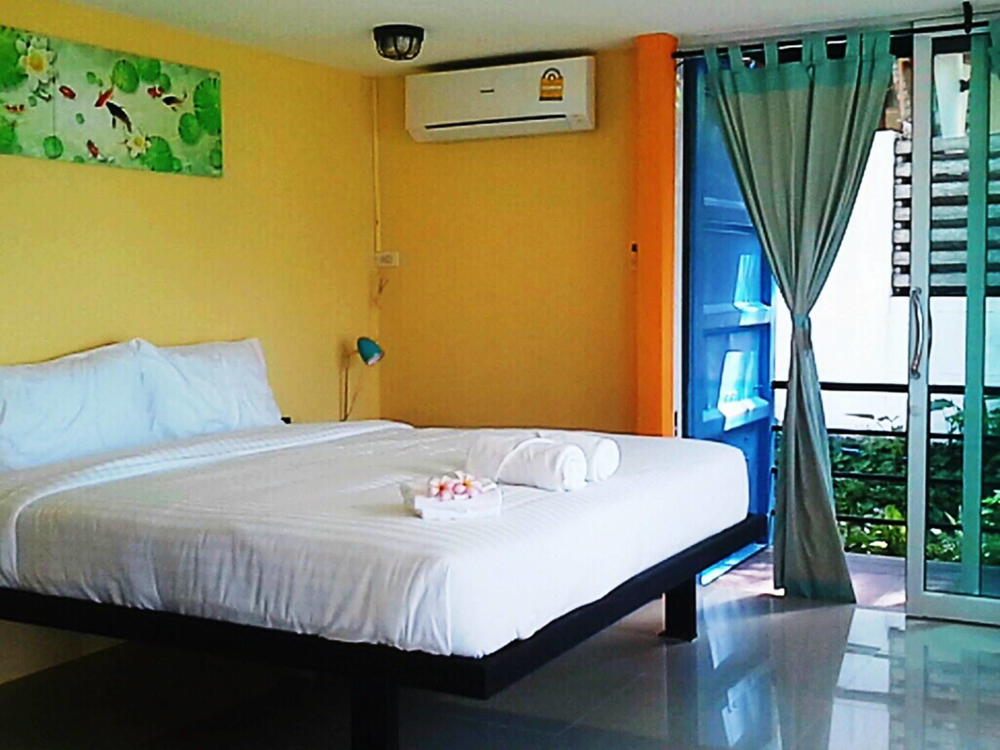 cottage, garden view | egyptian cotton sheets, down duvets, memory-foam beds, in-room safe