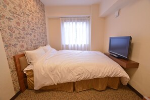 Desk, free WiFi - Okinawa Kariyushi LCH Izumizaki Kenchomae (Naha)