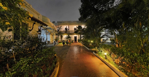 AMS Raj Palace Sundar