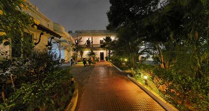 AMS Raj Palace Sundar