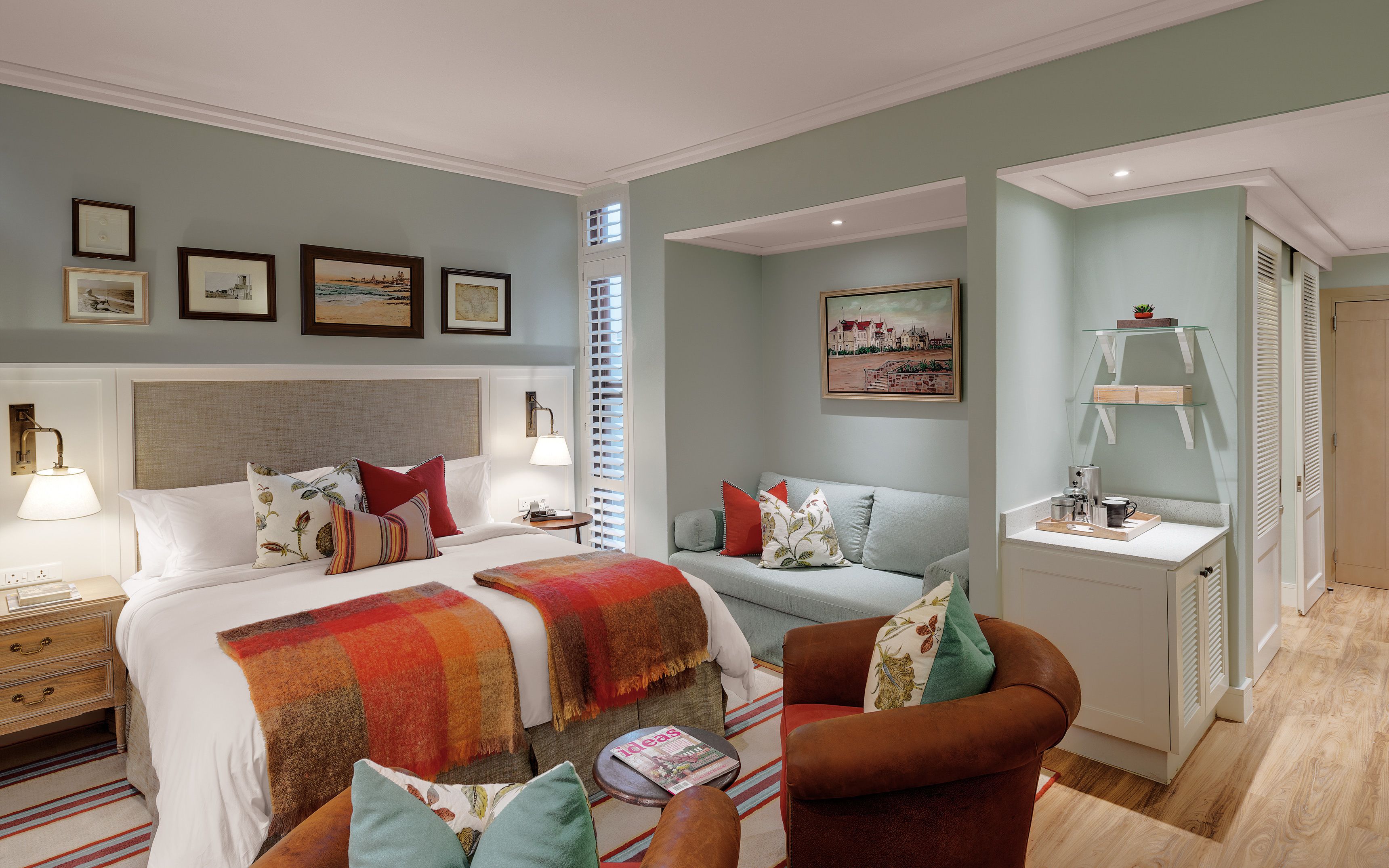 Minibar, coffres-forts dans les chambres, bureau, chambres insonorisées