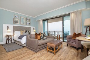 Junior Suite | 1 bedroom, minibar, in-room safe, desk