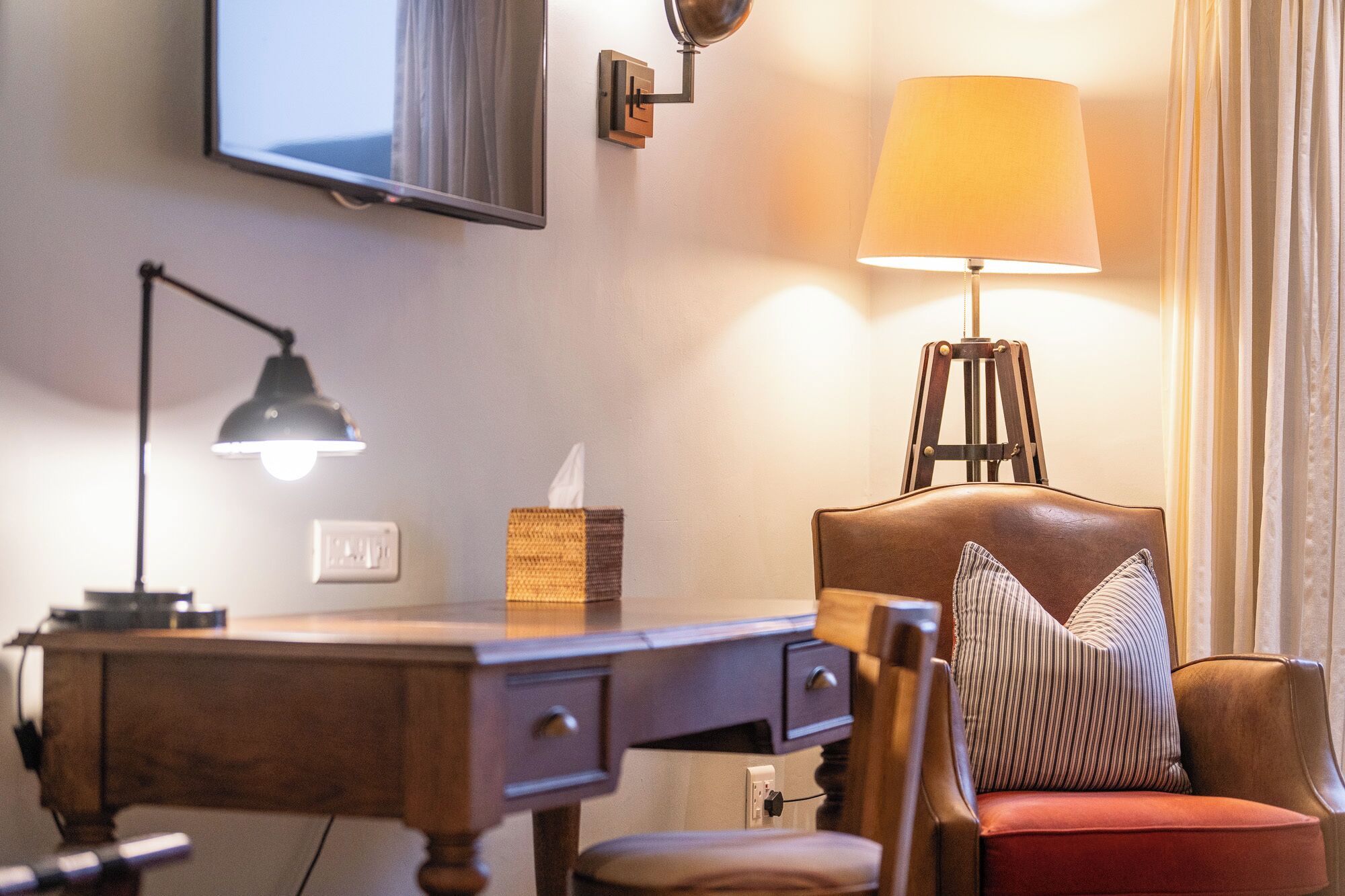 standard room (enabled) | 1 bedroom, minibar, in-room safe, desk